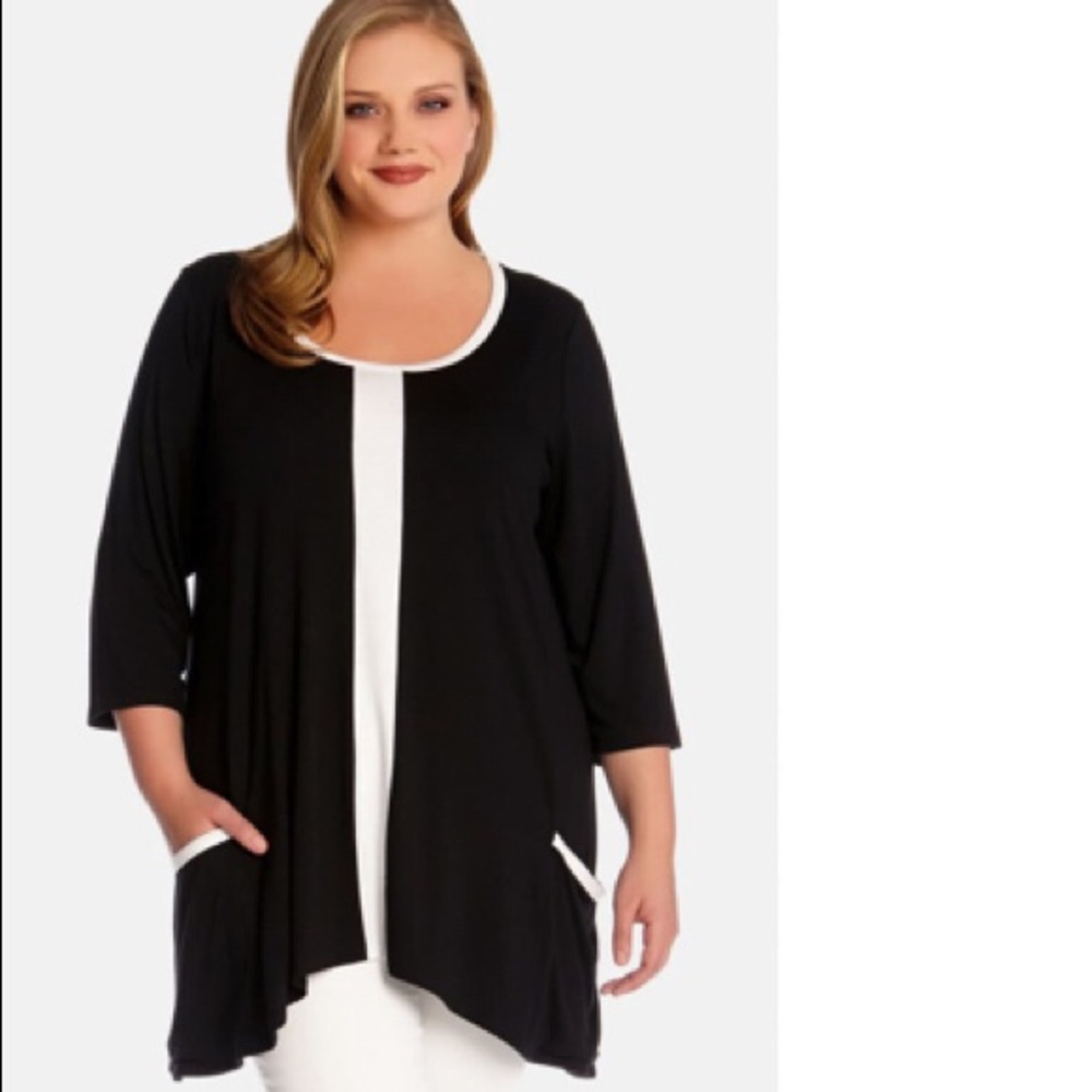 KAREN KANE Blk&Wht Pocketed Knit Top 1X